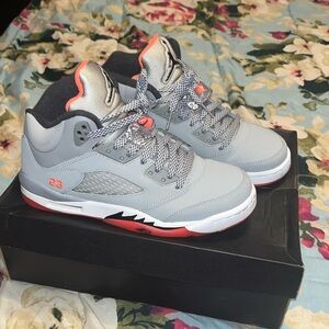 2015 Jordan 5s Youth 6.5 worn a few times, kept in the box w original receipt